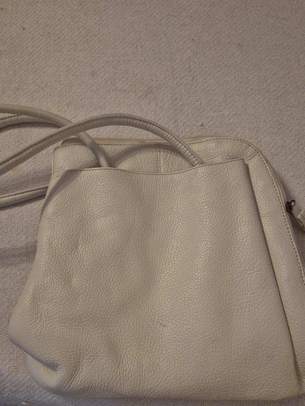 Clarks Classic White Leather Bag - Elegant Everyday Carry